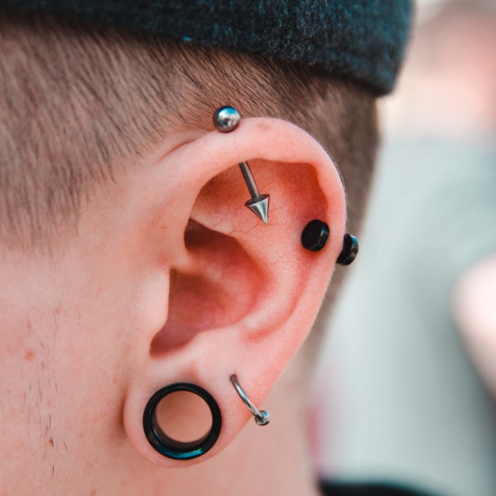 Can Christian males get their ears pierced?