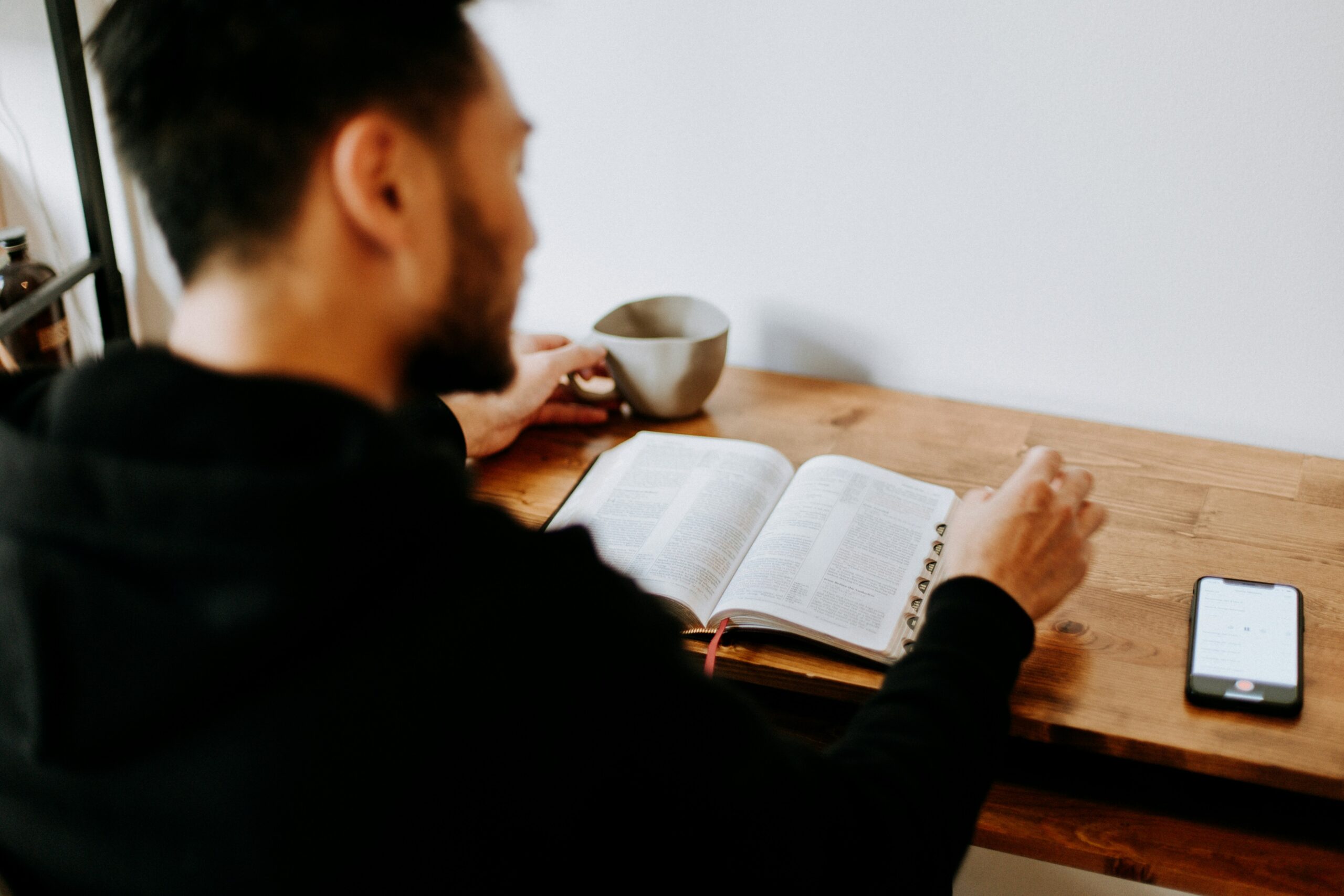 Advice on a structured way to read the Bible